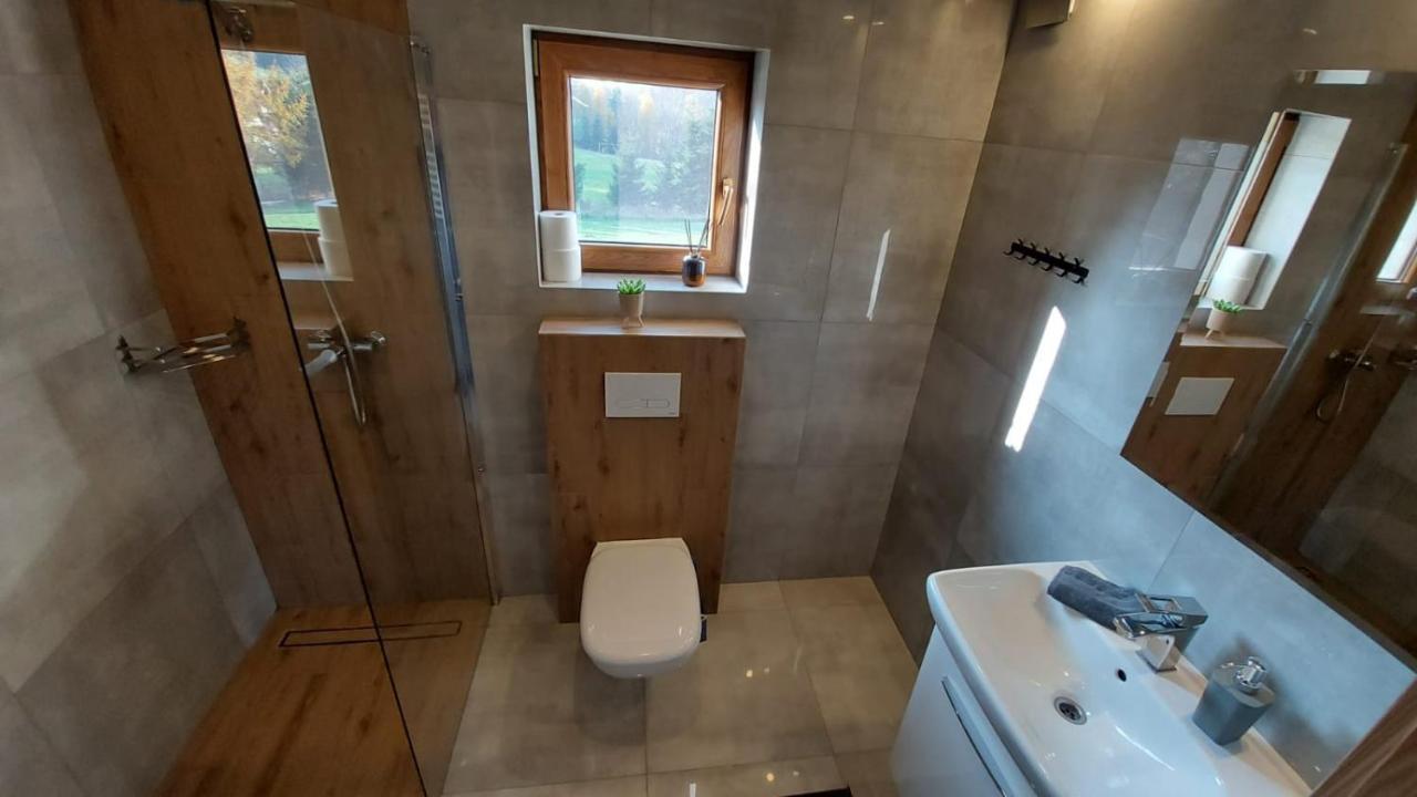 Domek Z Kominkiem Nad Jeziorem Z Jacuzzi Ogrodowym Sumowo  Екстериор снимка