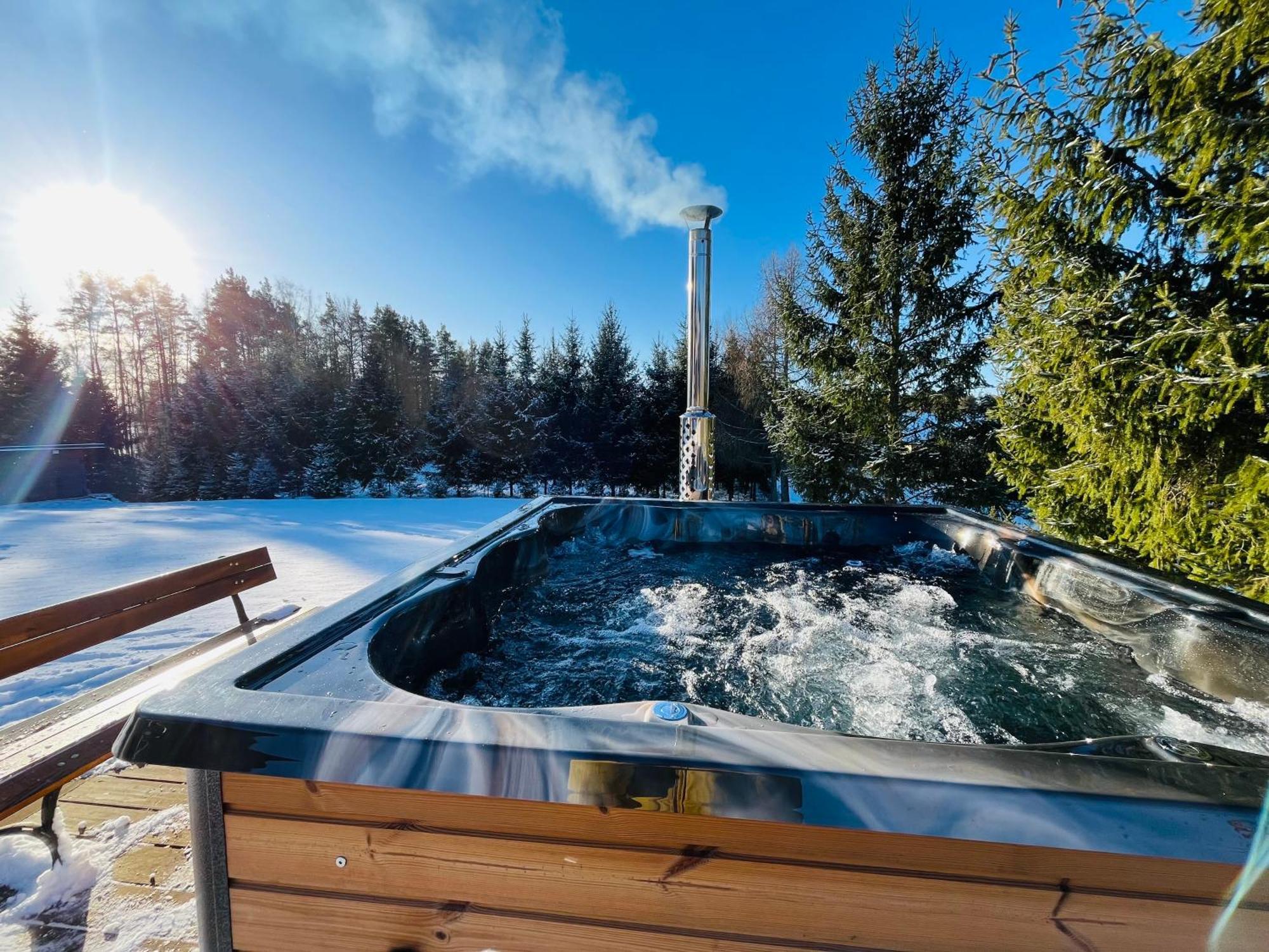 Domek Z Kominkiem Nad Jeziorem Z Jacuzzi Ogrodowym Sumowo  Екстериор снимка